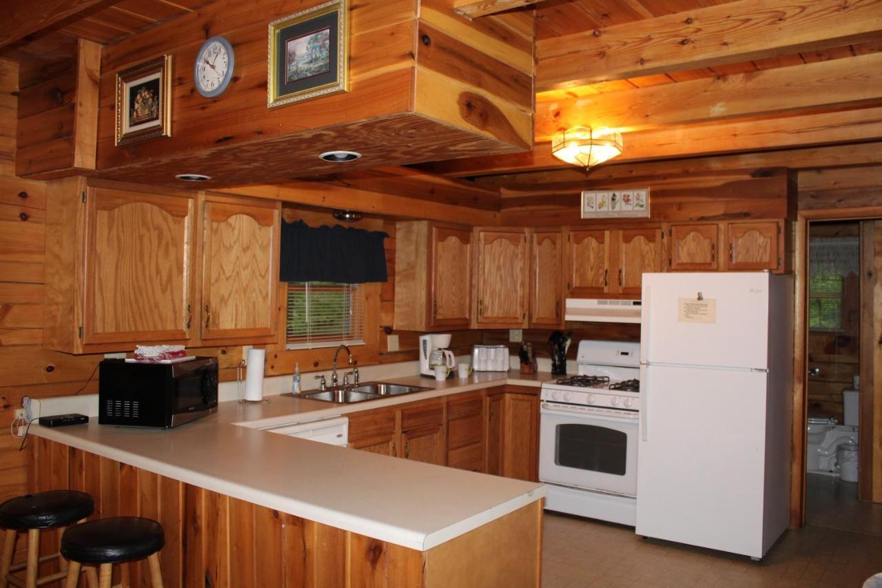 Lodge Country Road Hico