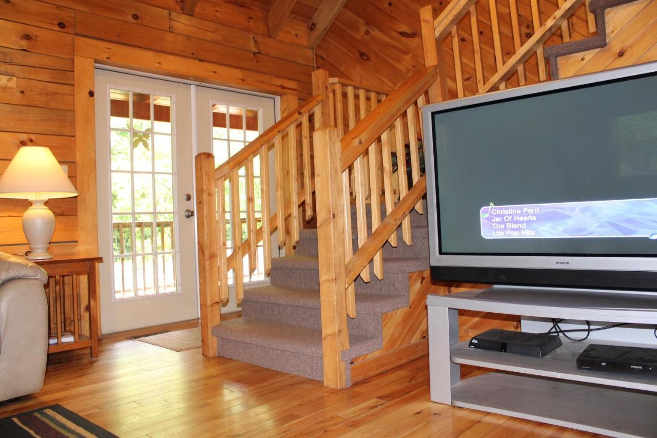 Lodge Country Road Hico