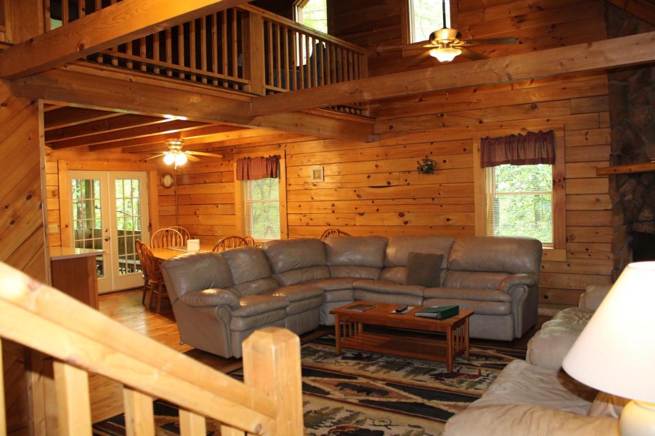 Lodge Country Road Hico