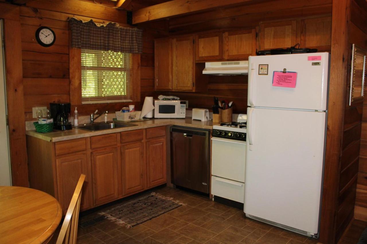 Lodge Country Road Hico