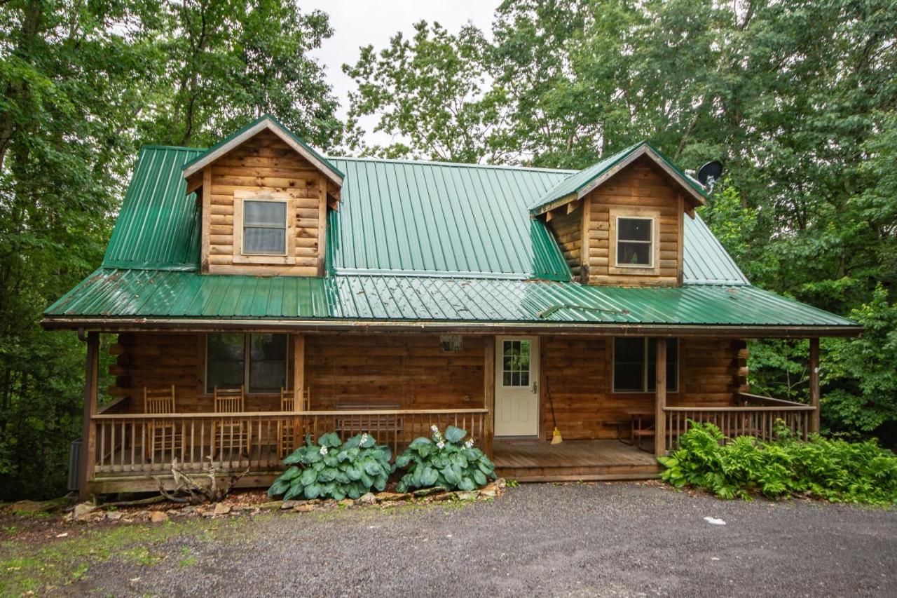 Country Road Lodge *